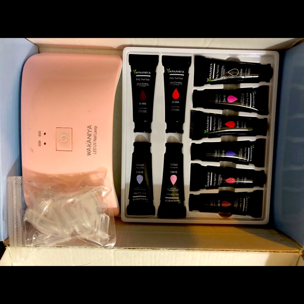 10 piece poly gel set with forms and uv light.